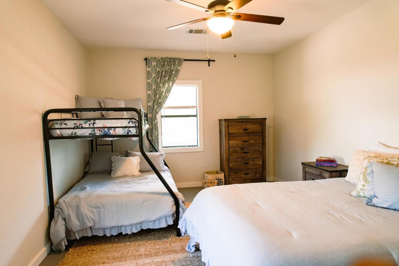 Hadley'S House - A Country 3 Bdrm With Screened-In Porch New Braunfels Dış mekan fotoğraf