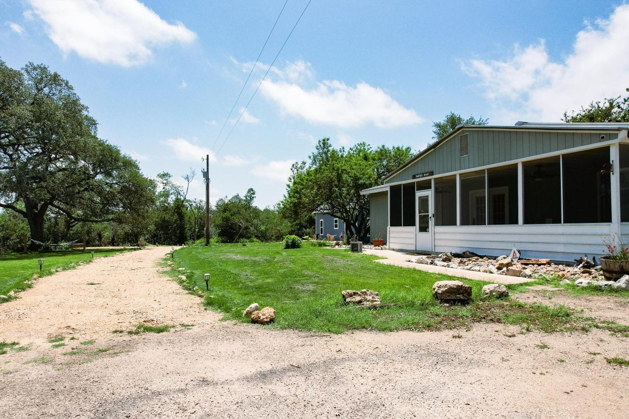 Hadley'S House - A Country 3 Bdrm With Screened-In Porch New Braunfels Dış mekan fotoğraf